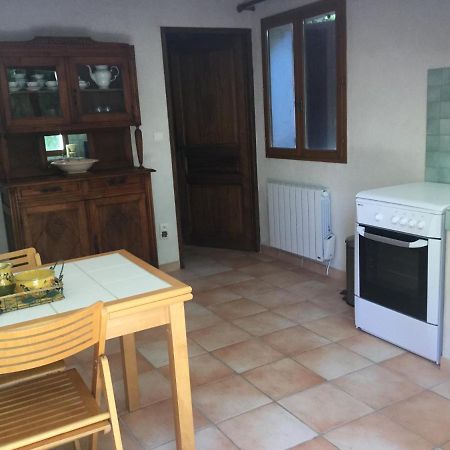 Appartement Dans Un Mas Provencal Istres Bagian luar foto