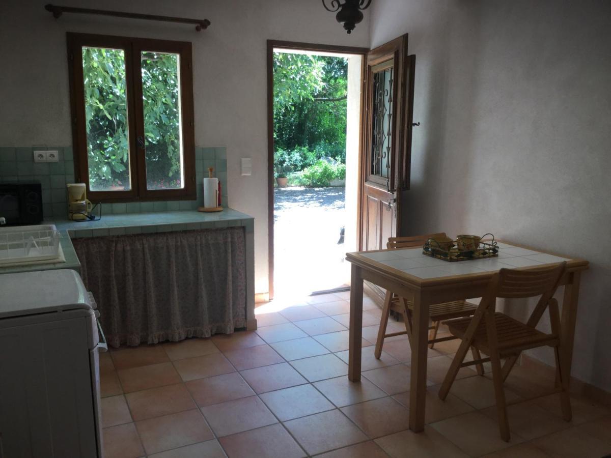 Appartement Dans Un Mas Provencal Istres Bagian luar foto